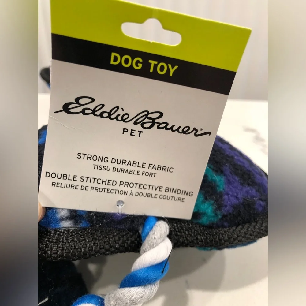 BNWT Eddie Bauer Dog Bone Toy and Bandana set - Picture 7 of 10